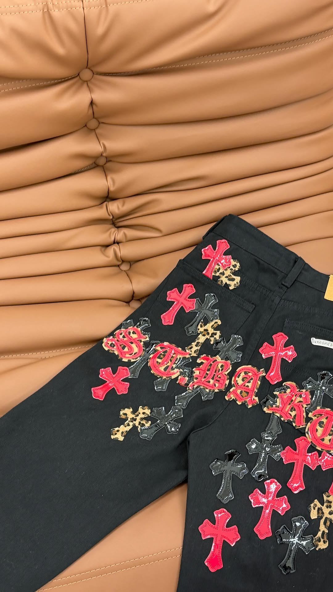 lamoda_nuriiiiiii 게시물 이미지: -
오늘은 선착순 +
최저가 크롬 블랙 데님 EVENT ✔️