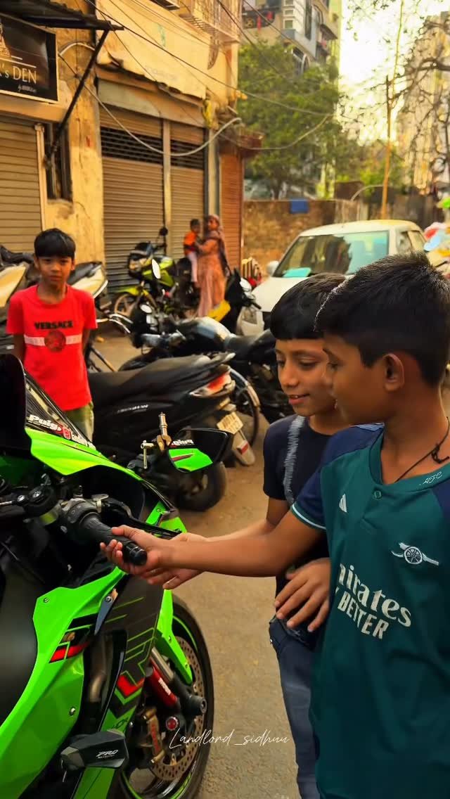 landlord_sidhuu 게시물 이미지: Kawasaki bacho k Reaction 🥹.
.
#trending...