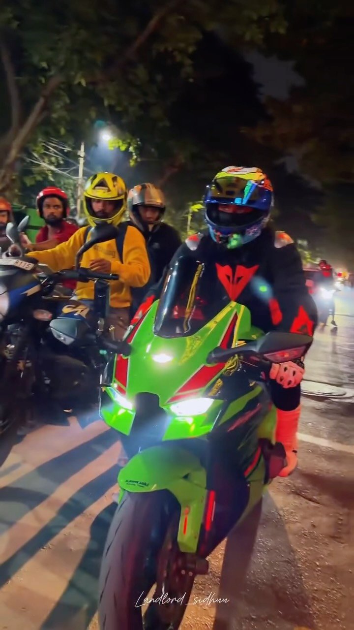 landlord_sidhuu 게시물 이미지: Kawasaki ZX10r back fire 🔥 😍.
.
#trending...