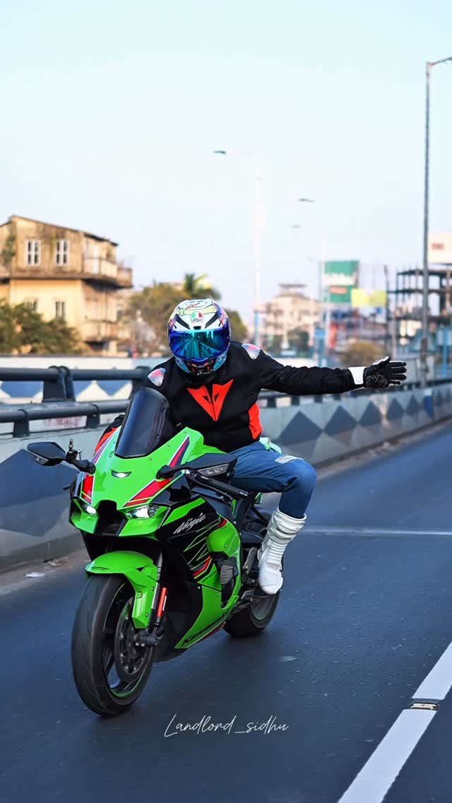 landlord_sidhuu 게시물 이미지: Kawasaki ZX10r lovers karo like...