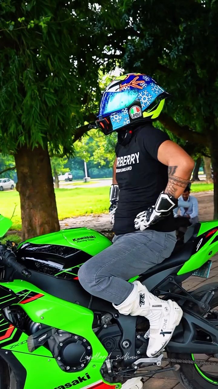 landlord_sidhuu 게시물 이미지: Imran Hashmi song + ZX10r😍. 
.
#trending...