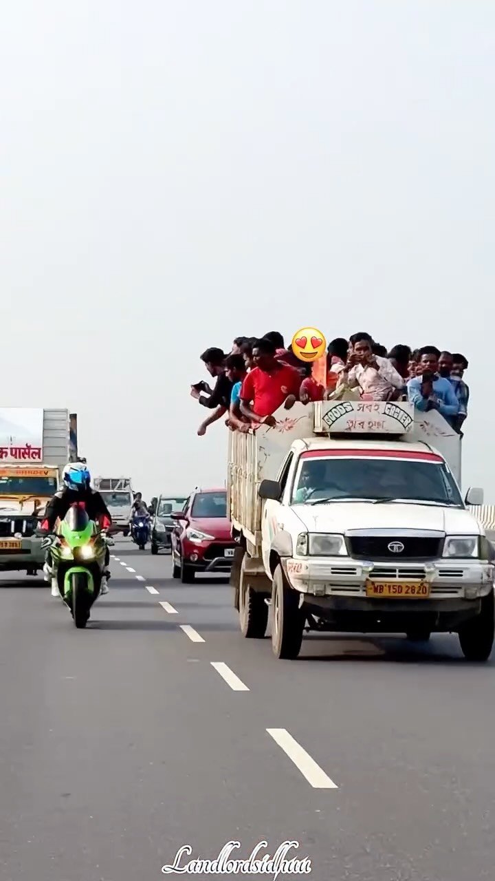 landlord_sidhuu 게시물 이미지: ZX10r Crazy PUBLIC REACTIONS 🥰.
.
#trending...