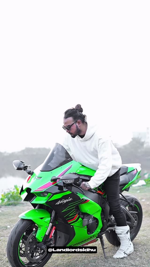 landlord_sidhuu 게시물 이미지: Kawasaki toh pyaar hai ❤️.
.
#trending...