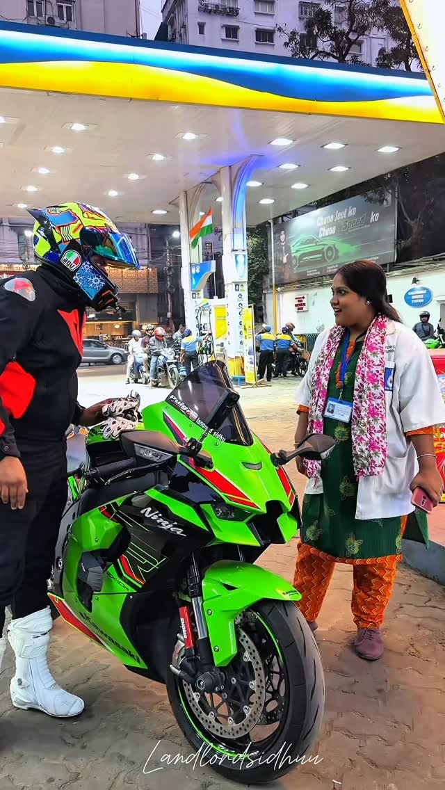 landlord_sidhuu 게시물 이미지: Kolkata cute public Reaction on...