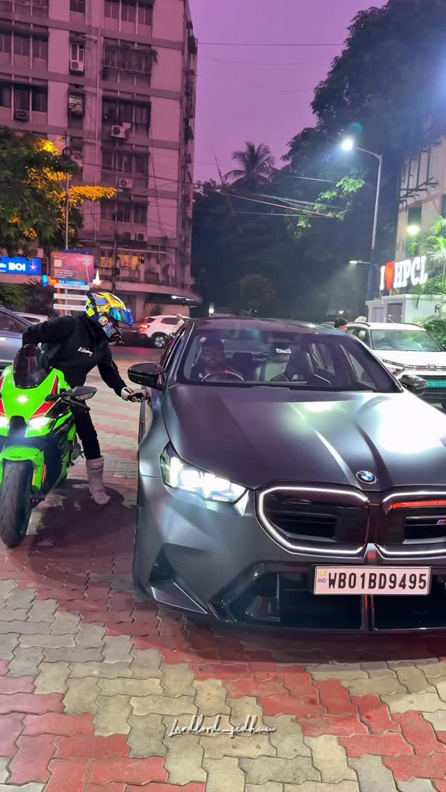 landlord_sidhuu 게시물 이미지: Bmw m5 vs ZX10r +public Reaction...