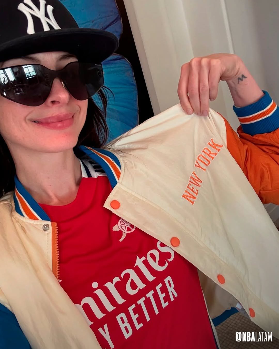 lapremierleague 게시물 이미지: ¡Qué semana! 😍🗽

Vía @annehathaway