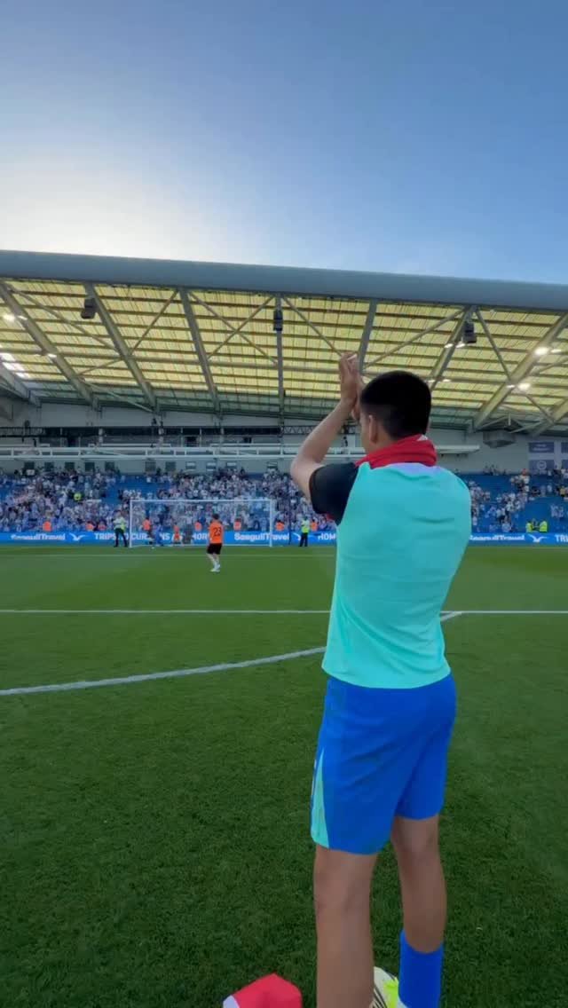 lapremierleague 게시물 이미지: Diego 🤝 fans 

Esta conexión entre Diego Gómez...