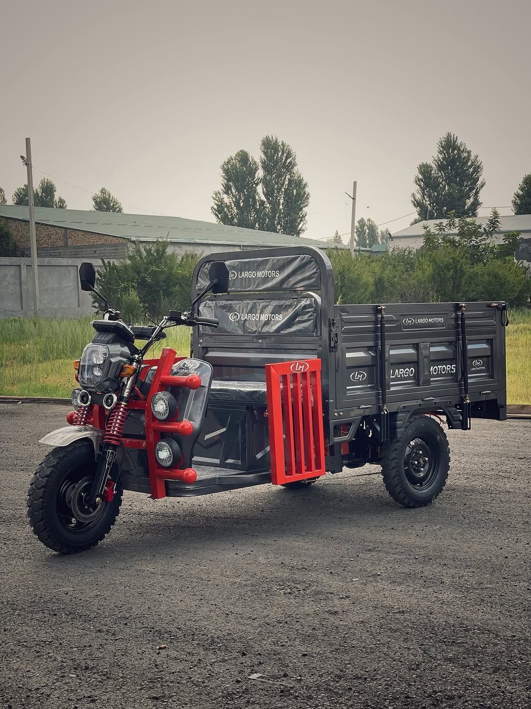 Photo by LARGO MOTORS on August 23, 2025. May be an image of all-terain vehicle, golf cart, tractor, motorcycle and text.