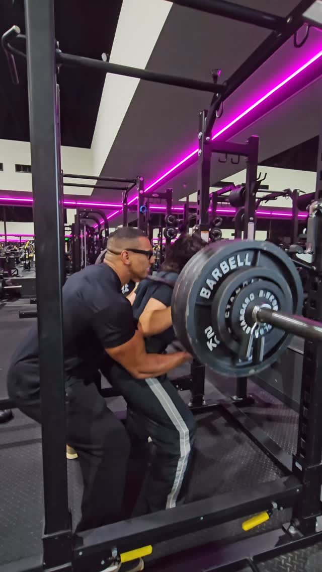 larrywheels 게시물 이미지: What’s a PR you’ve hit for squats? Bro hit his...