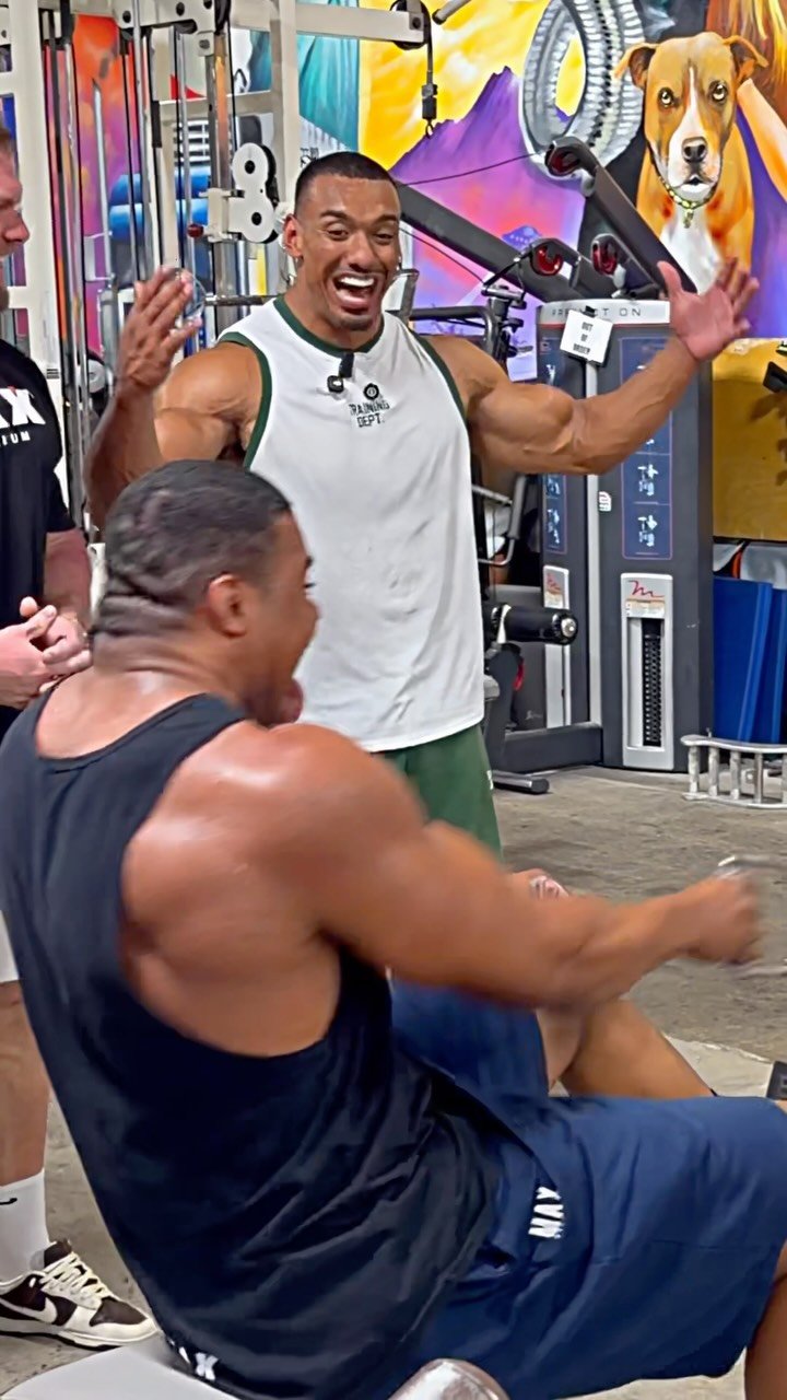 larrywheels 게시물 이미지: fui mostrar minha força para larry wheeel e...