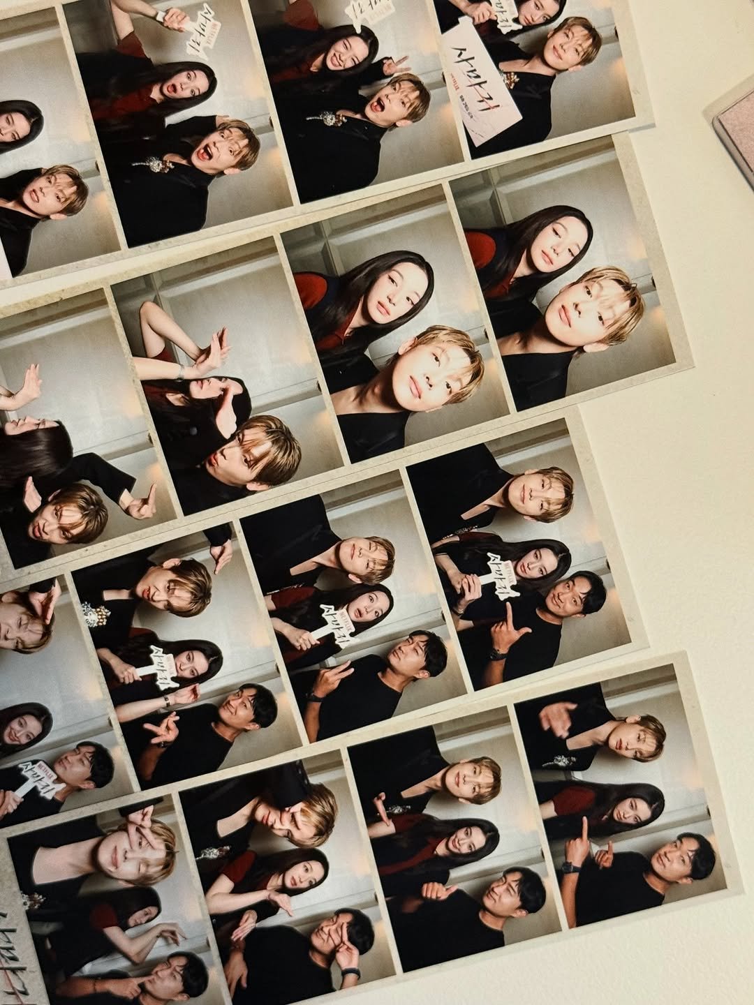 Photo shared by 박규영 on September 25, 2025 tagging @netflixkr, and @yim_siwang. May be a selfie of 7 people and text.