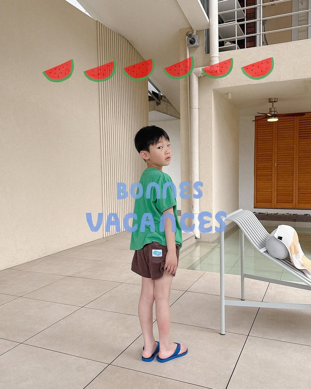 Photo by Lazy Day Routine on June 21, 2025. May be an image of 1 person, child, watermelon, melon, shorts and text that says 'βφφηες ES VACANCES ፡'.