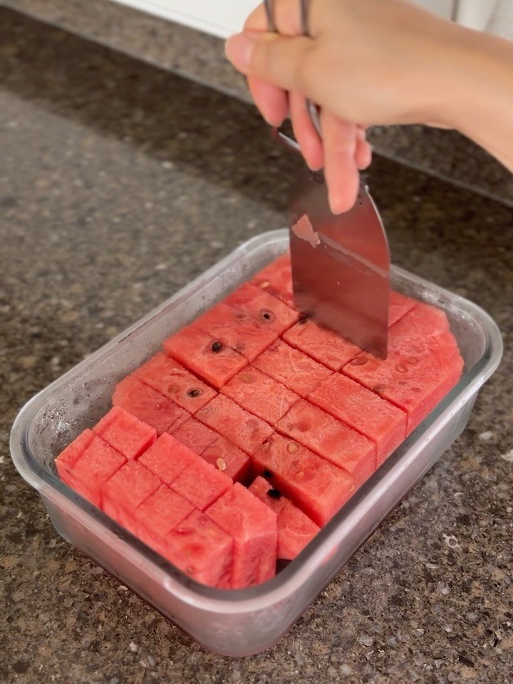 lazykimjubu 게시물 이미지: 🍉수박 잘라서 보관하지 마세요.
미리자르면 수박에서 수분이 빠져나와...