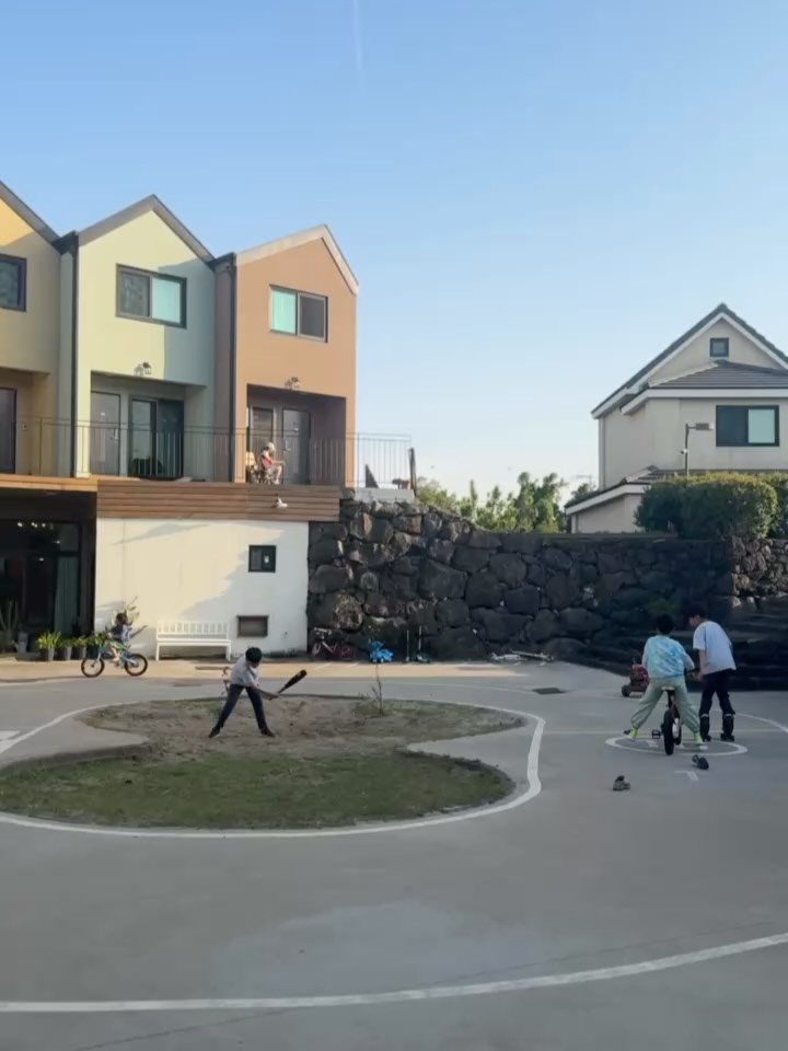 lazymama_liz 게시물 이미지: 80년대에 유년, 90년대에 청년이었던 나는 스마트폰 없던 시절에 대한 진한 향수가...