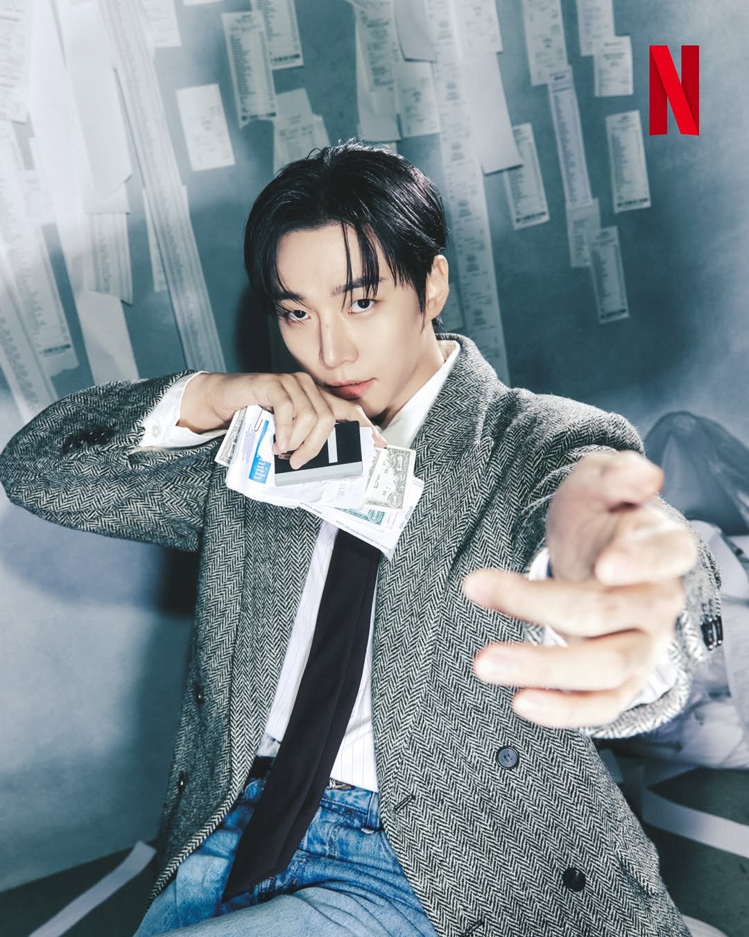 Photo shared by Netflix Korea | 넷플릭스 코리아 on December 25, 2025 tagging @le2jh. May be an image of poster, bolo tie and text.