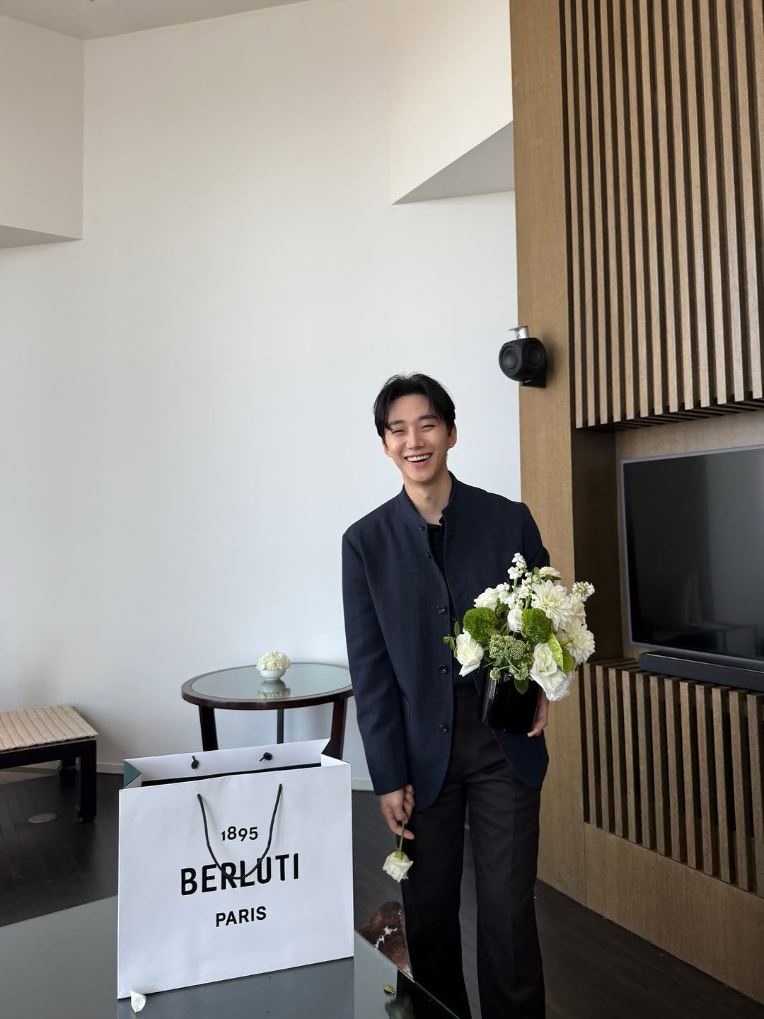 Photo shared by 이준호 on September 01, 2025 tagging @berluti.