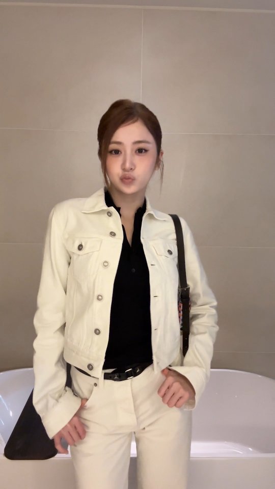 le_sserafim 게시물 이미지: transition loading...
@fendi #FendiFW26