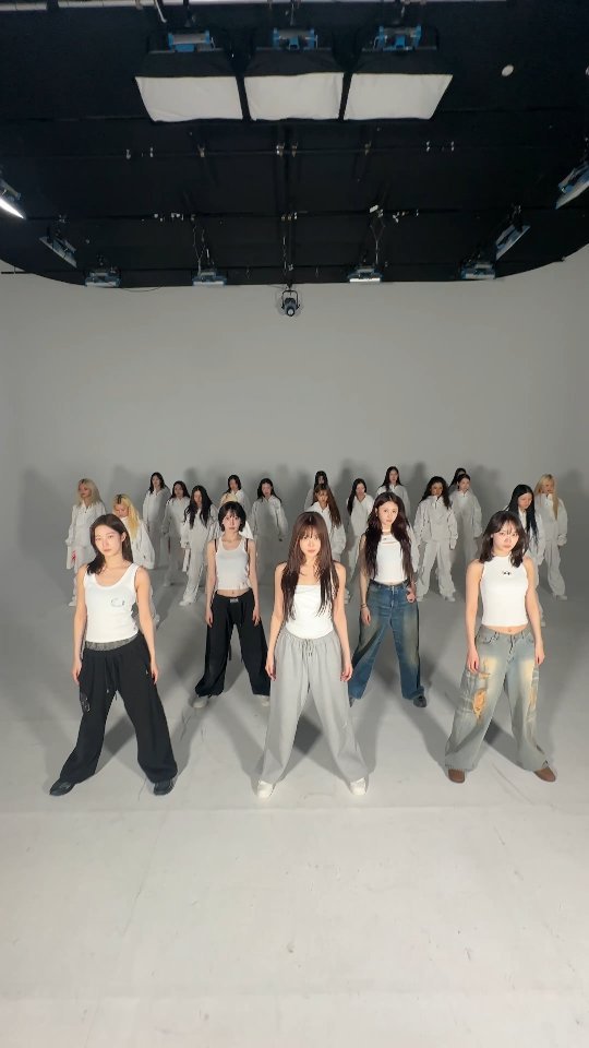 le_sserafim 게시물 이미지: Intro energy🔥🔥🔥