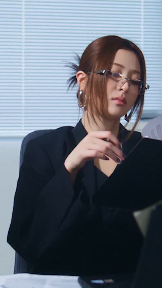 le_sserafim 게시물 이미지: LE SSERAFIM 2026 SEASON'S GREETINGS Sketch #HUHYUNJIN