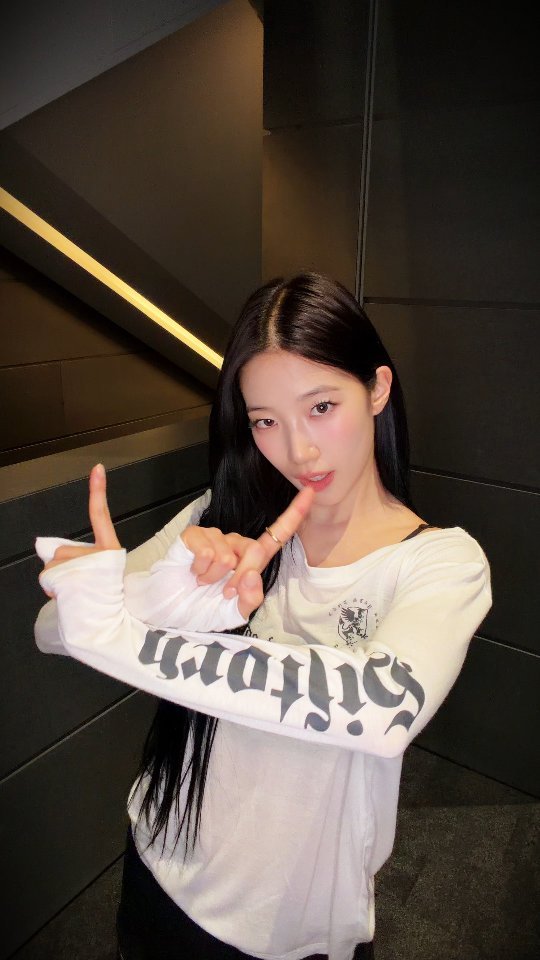 le_sserafim 게시물 이미지: #하루에_하루만_더 💫