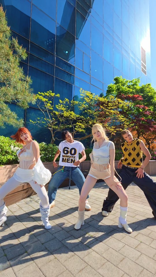 le_sserafim 게시물 이미지: Time to celebrate #DREW #KAUÊ 🏁🎉

#HUHYUNJIN...