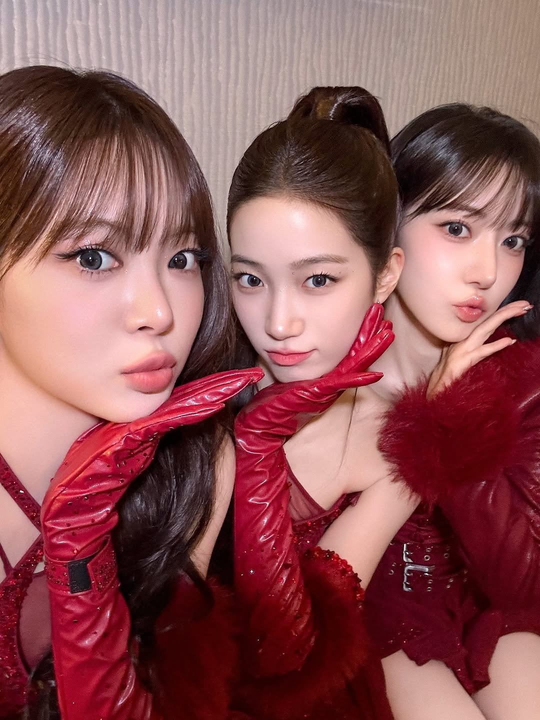 Photo shared by ELLE Magazine on January 01, 2026 tagging @le_sserafim. May be an image of text.