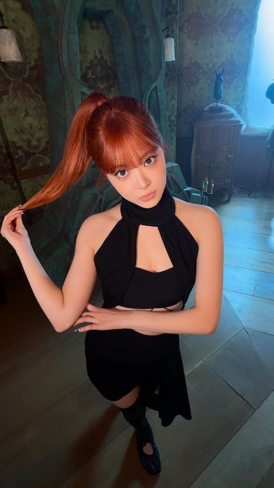 le_sserafim 게시물 이미지: we got ponytails 👱‍♀️

#CELEBRATION