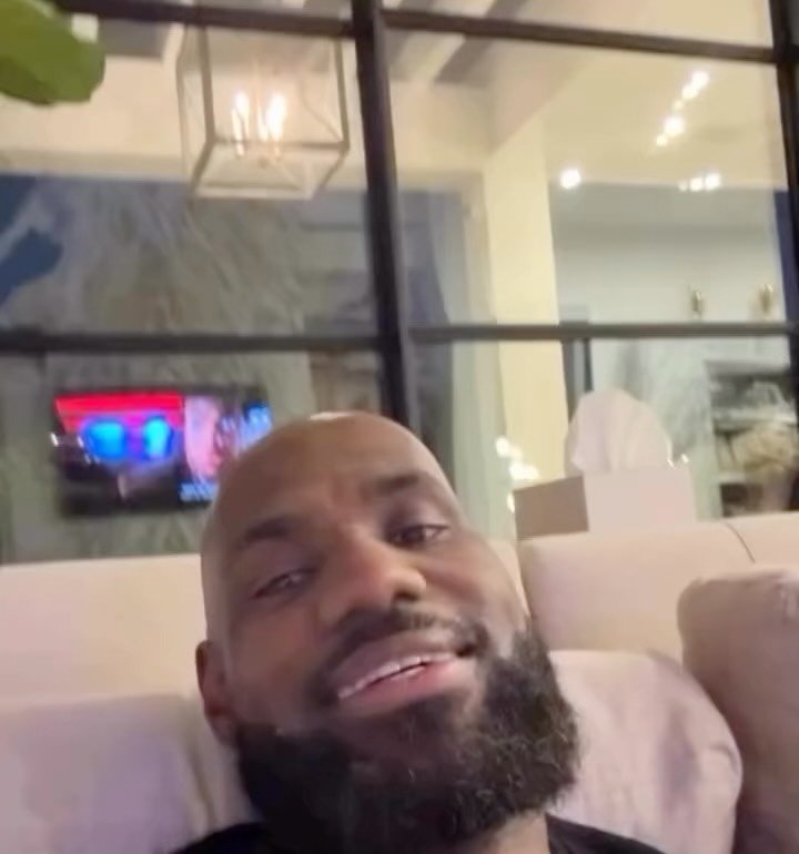 lebron 게시물 이미지: Band is back together 😂

Follow @LeBron for more!