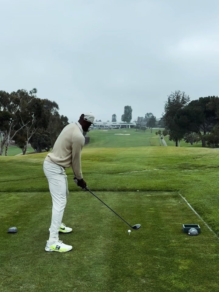 lebron 게시물 이미지: ⛳️ outting 

Follow @LeBron for more! 

🎥: @whojungwoo