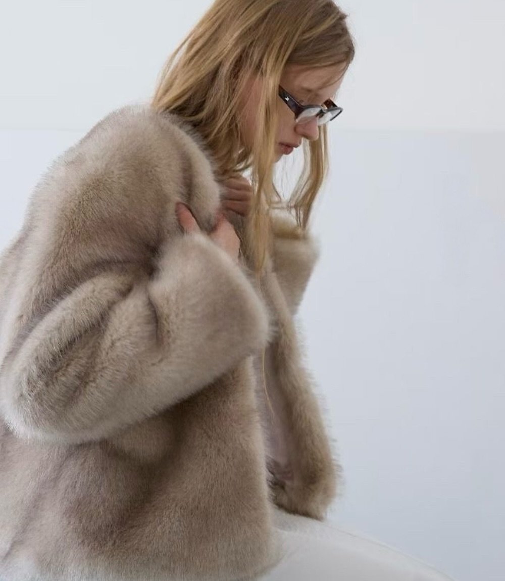 Photo by LECLE on November 05, 2025. May be an image of sable coat, parka and text.