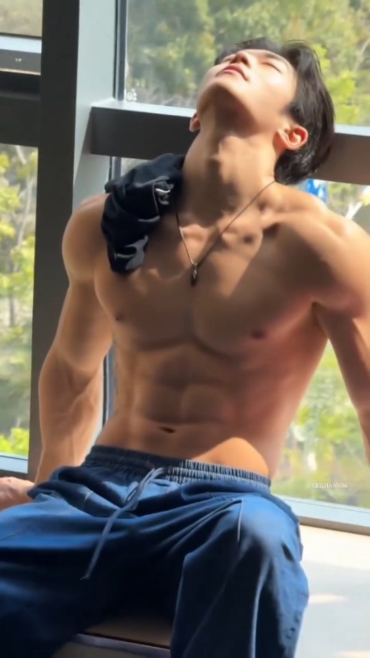 lee.hann86 게시물 이미지: Gym date with me 
.
.
.
#gym #fyp #douyin...