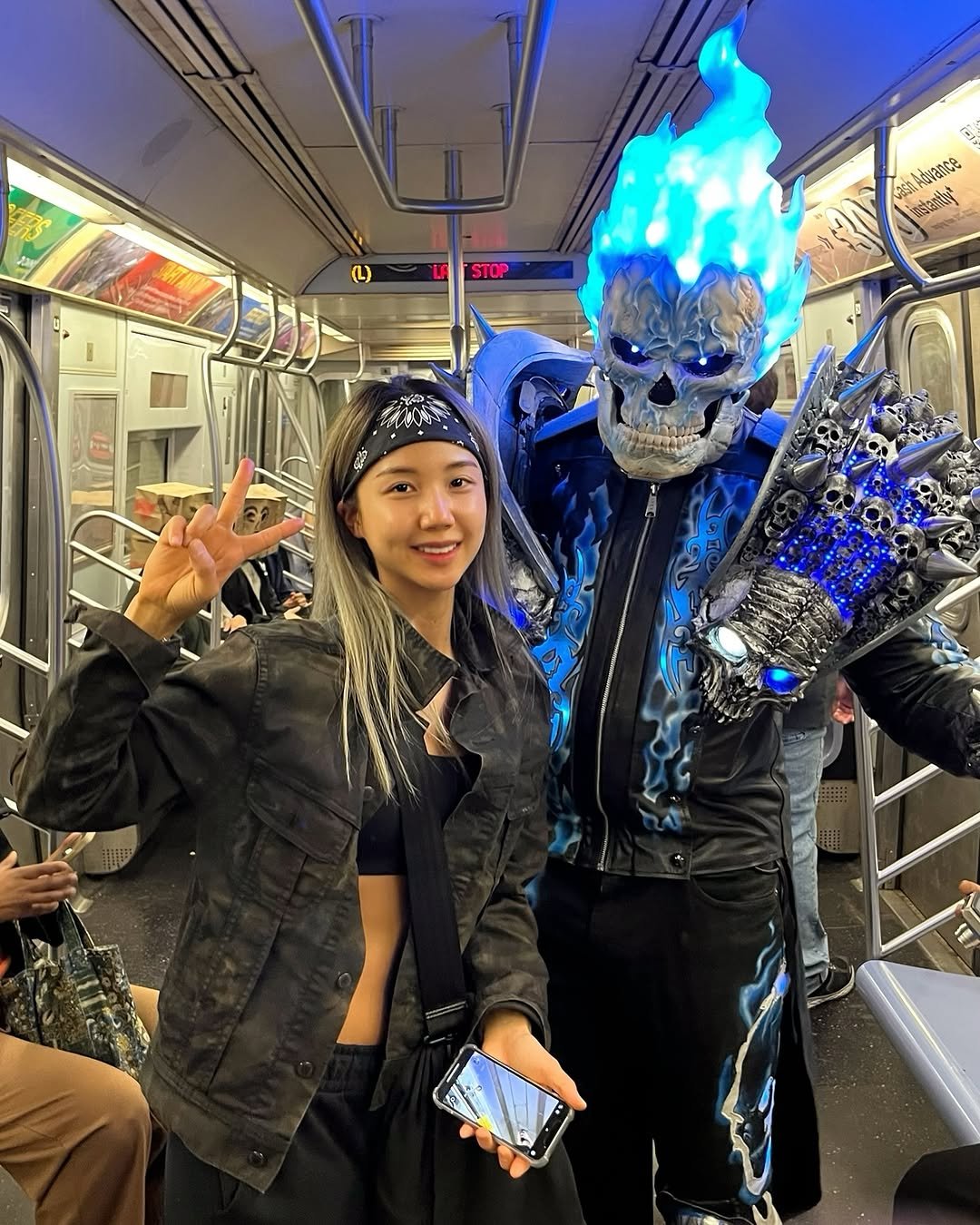 lee_1019_ 게시물 이미지: 🇺🇸🗽🎃💀#USA #NYC 
처음 놀아본 할로윈을...