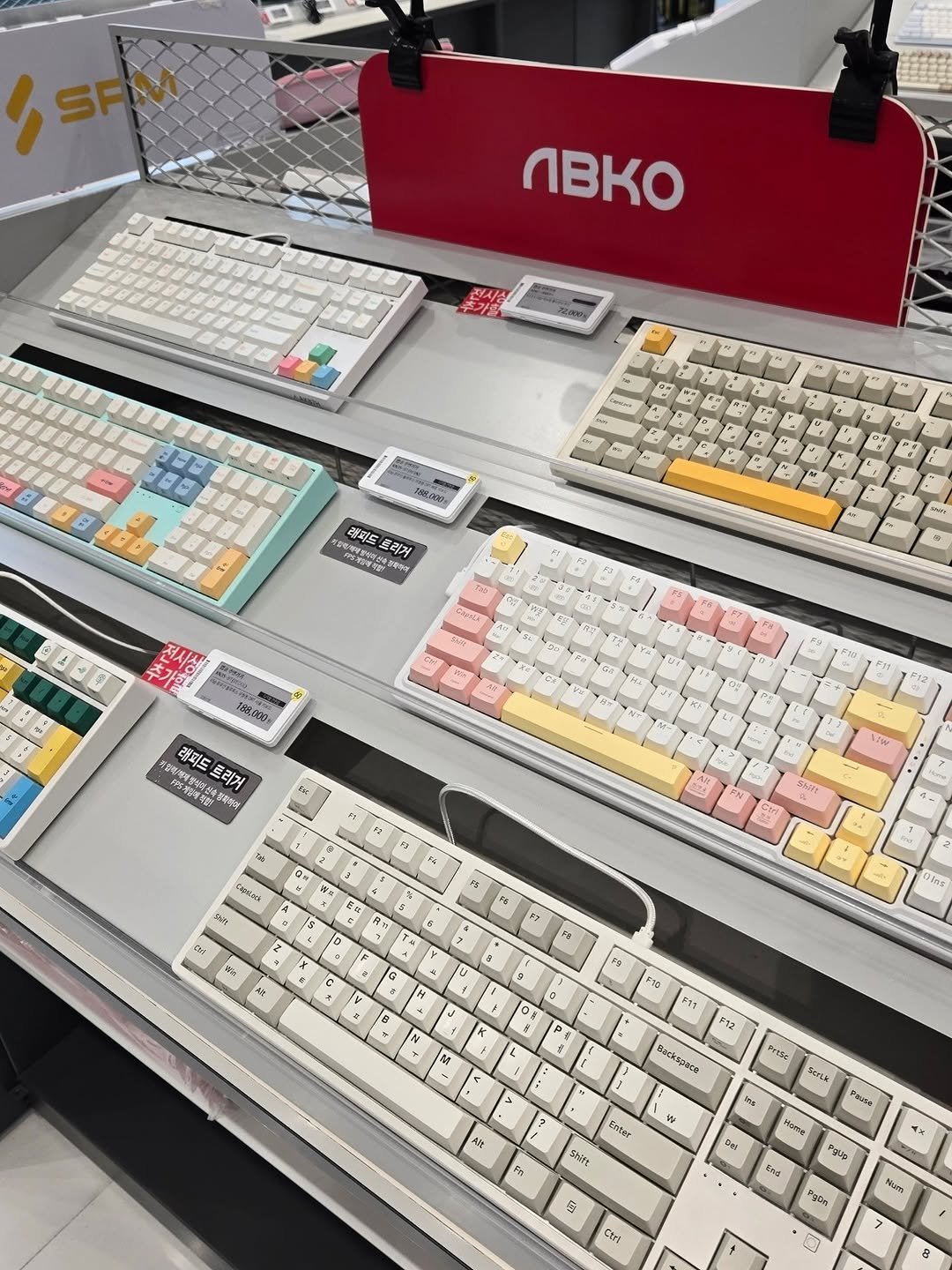 Photo shared by Huikyeong Lee on October 16, 2025 tagging @etland.official. May be an image of typewriter, computer keyboard, printer and text.