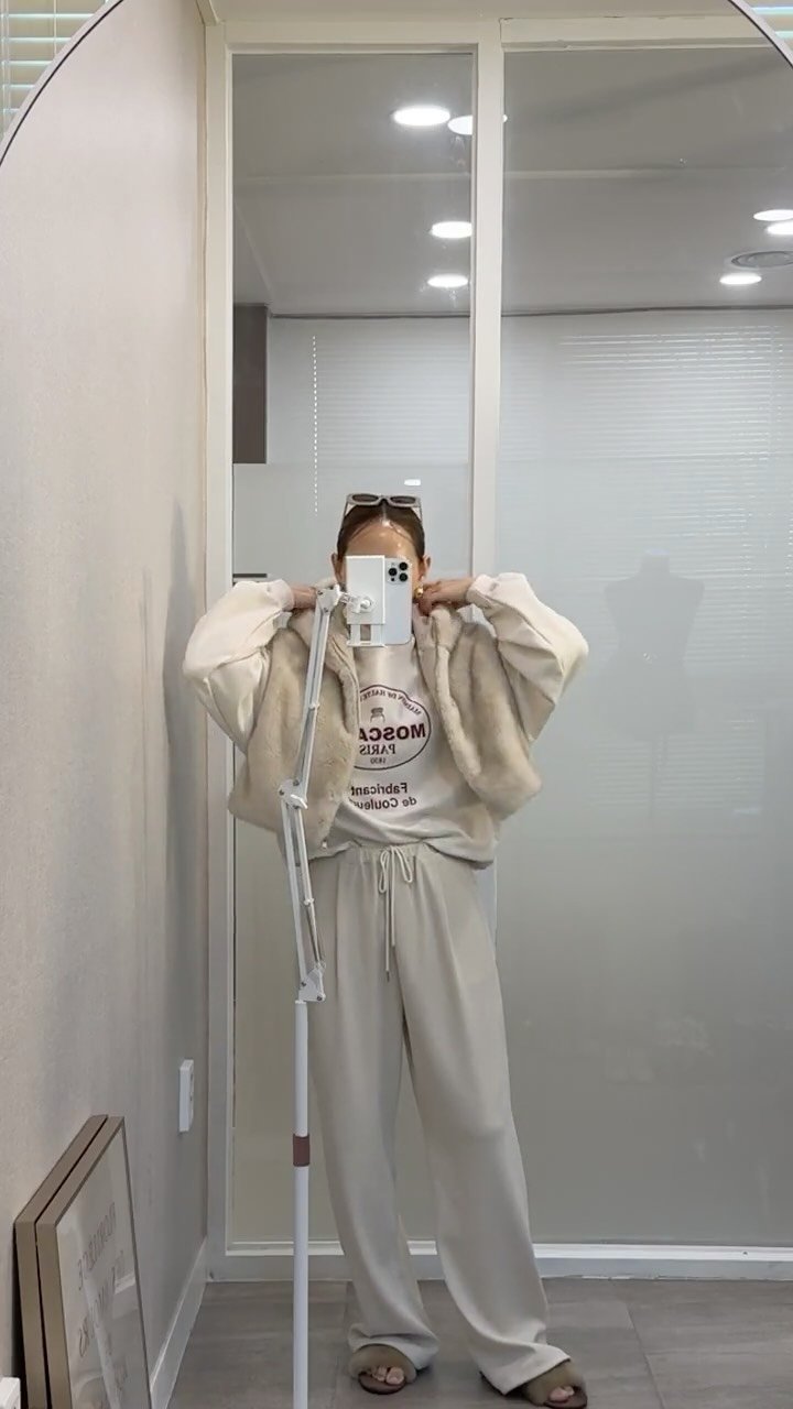 lee_heari00 게시물 이미지: _
다음주 엄청 춥다길래 따수운 아이들로 입어봐드렸습니다!!!!! ☃️☃️☃️...