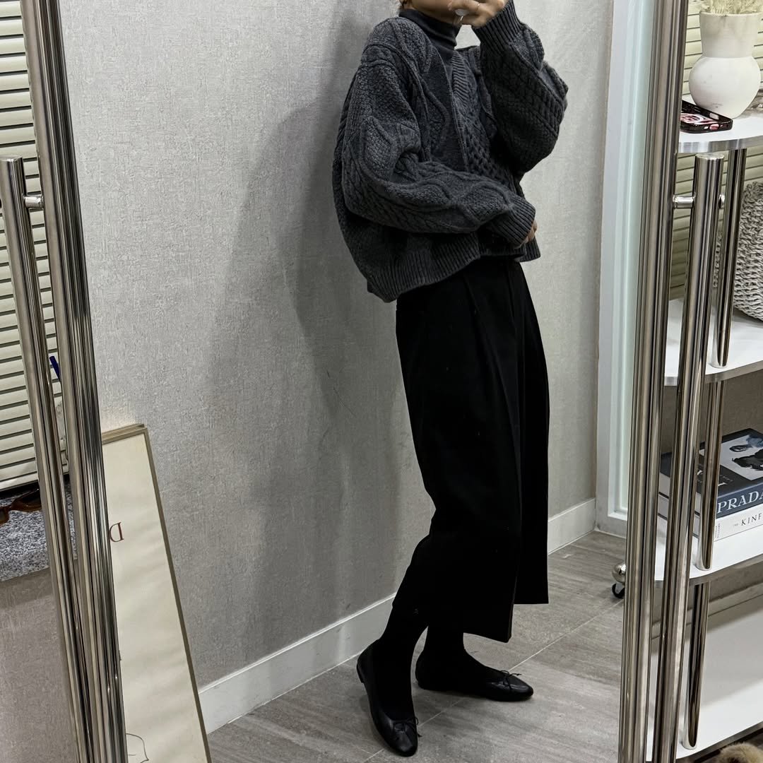 Photo by 해리107, 해리언니 ☁✨🐻 on November 27, 2025. May be an image of overcoat.