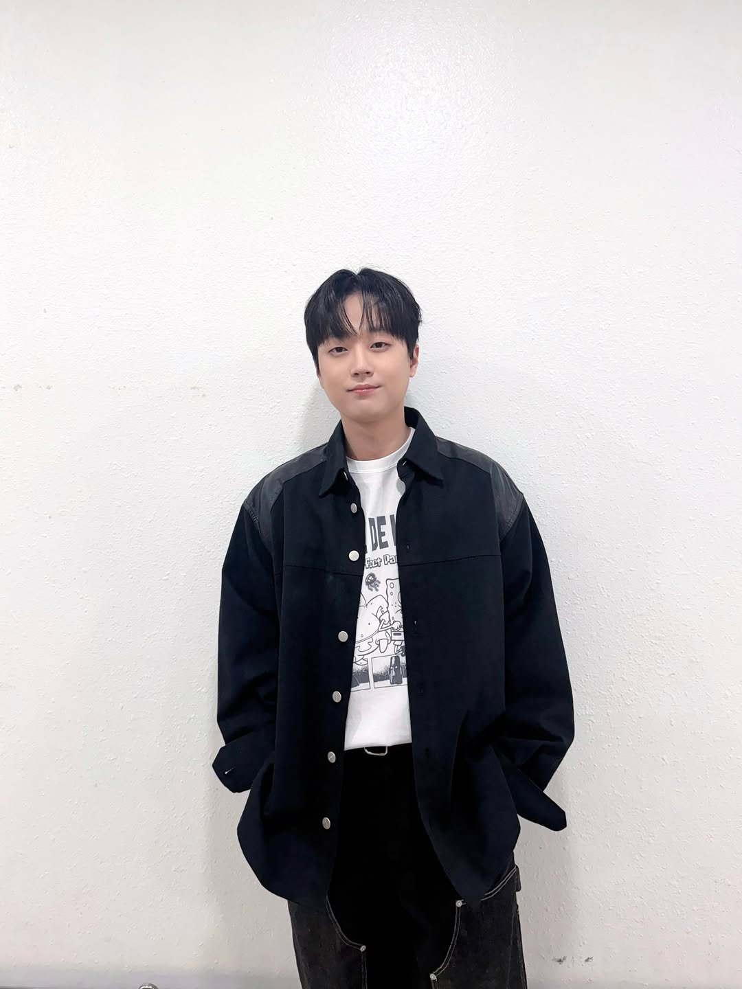 leechanwon_official 게시물 이미지: 📸 찬또그래퍼 📸

화요일 저녁은
<셀럽병사의 비밀>
찬또 텔러와 함께🫶🏻

오늘도...