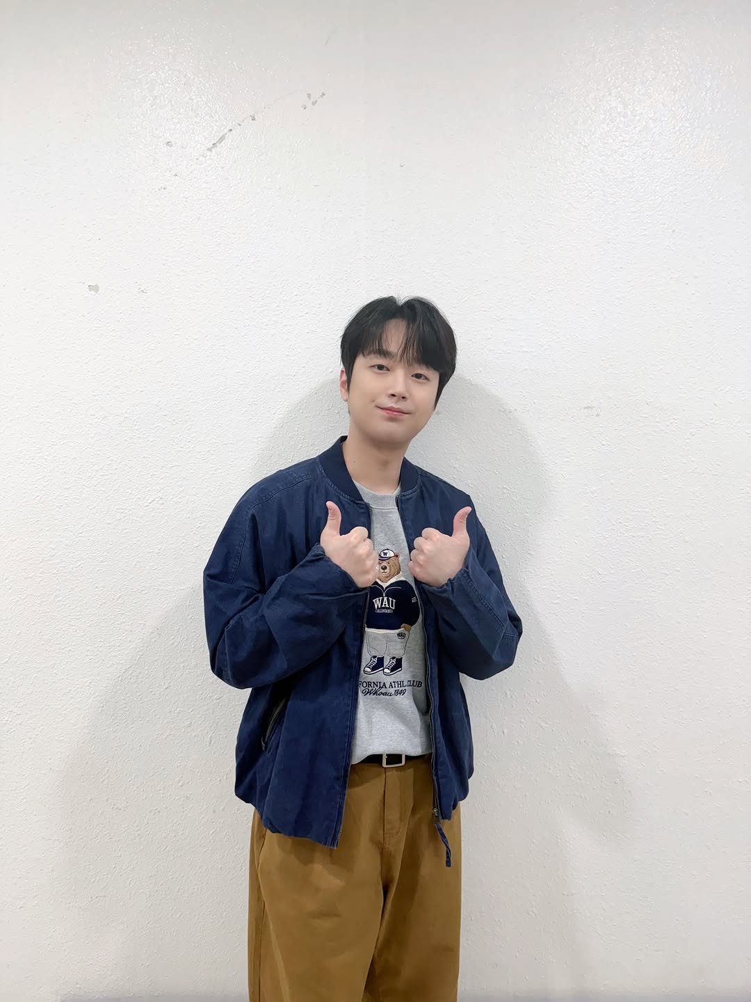 leechanwon_official 게시물 이미지: 📸 찬또그래퍼 📸

이찬원,
너 “귀여움 재능러”인 거 축하해🫶🏻

오늘도 재능으로...