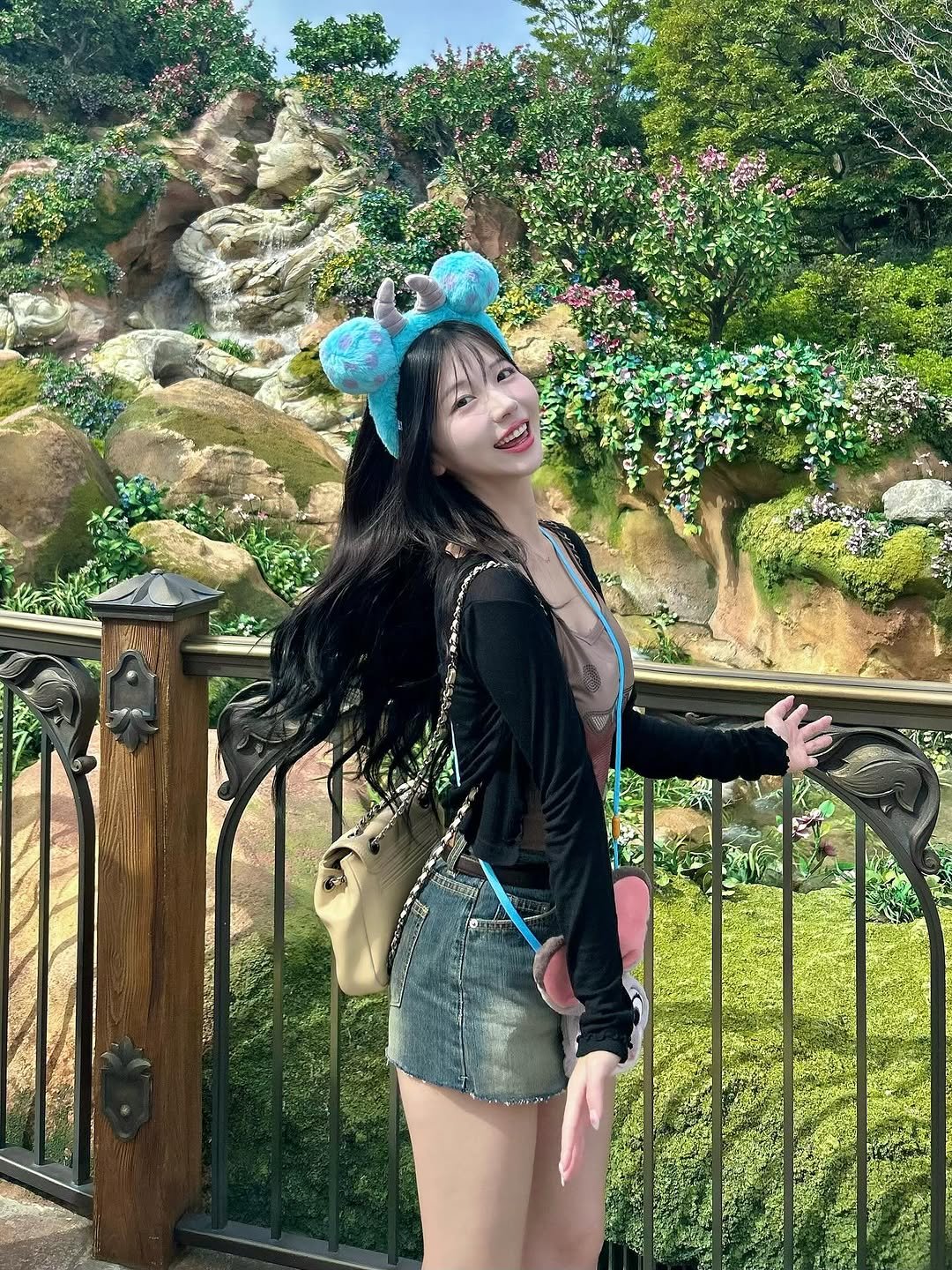 Photo by 쏘블리ღ💖 on October 02, 2025. May be an image of 1 person.