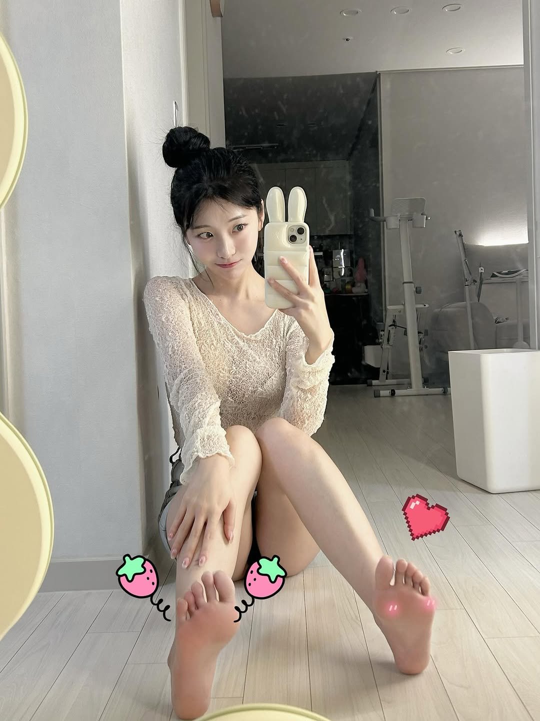 Photo by 쏘블리ღ🤍 on September 16, 2025. May be an image of 1 person, sleepwear, fishnet stockings and text.