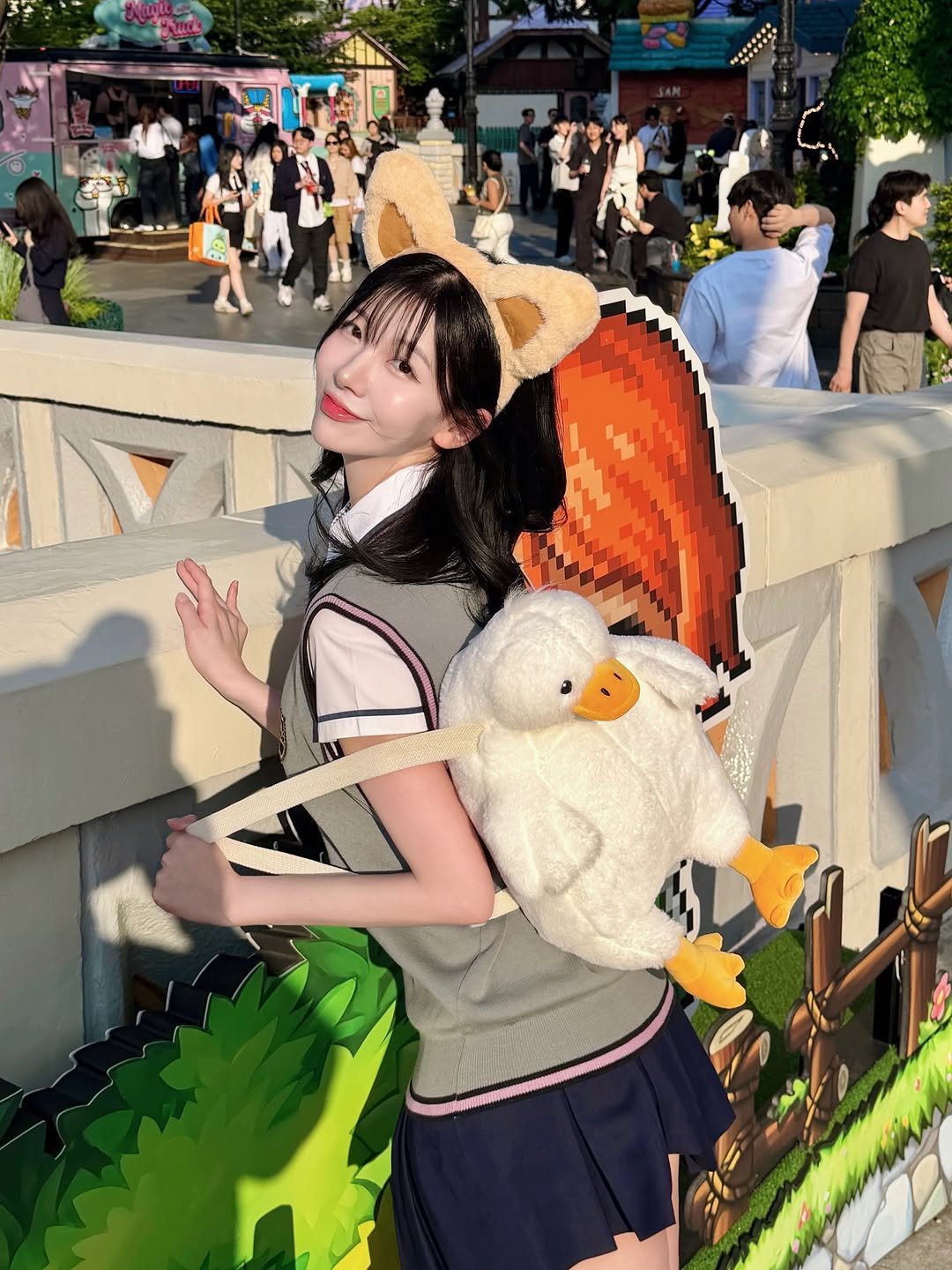 leeesovelyz 게시물 이미지: 💘눈치게임 성공🏰🎡 했지만 체력이슈로 2개만 타고 나옴 😵‍💫
교복 오랜만에...