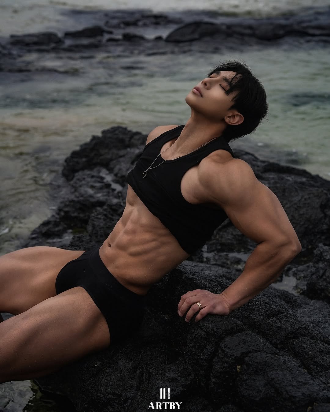 leegodmin 게시물 이미지: 해수욕 얼리버드 🌊🦈

📸: @__art_by__