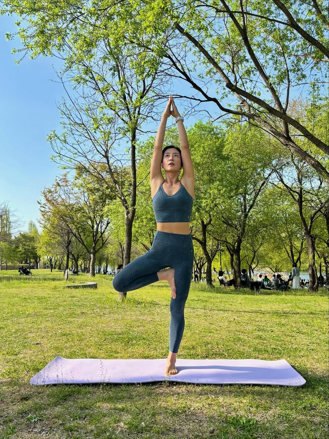 leegyusun 게시물 이미지: #아메리카요가 🧘🏻‍♀️
비교적 어렵지 않은 동작? 쉬운듯 쉽지않은 동작으로 언제...