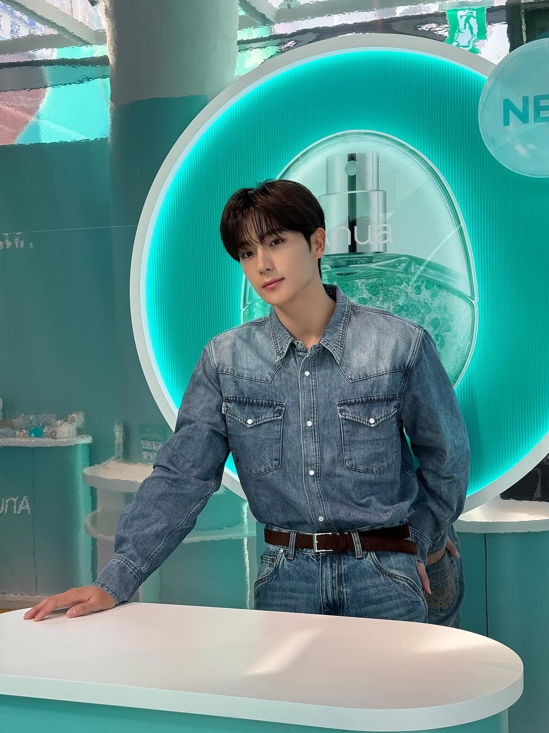 Photo shared by 이재현 on November 06, 2025 tagging @anua_kr. May be an image of bolo tie.