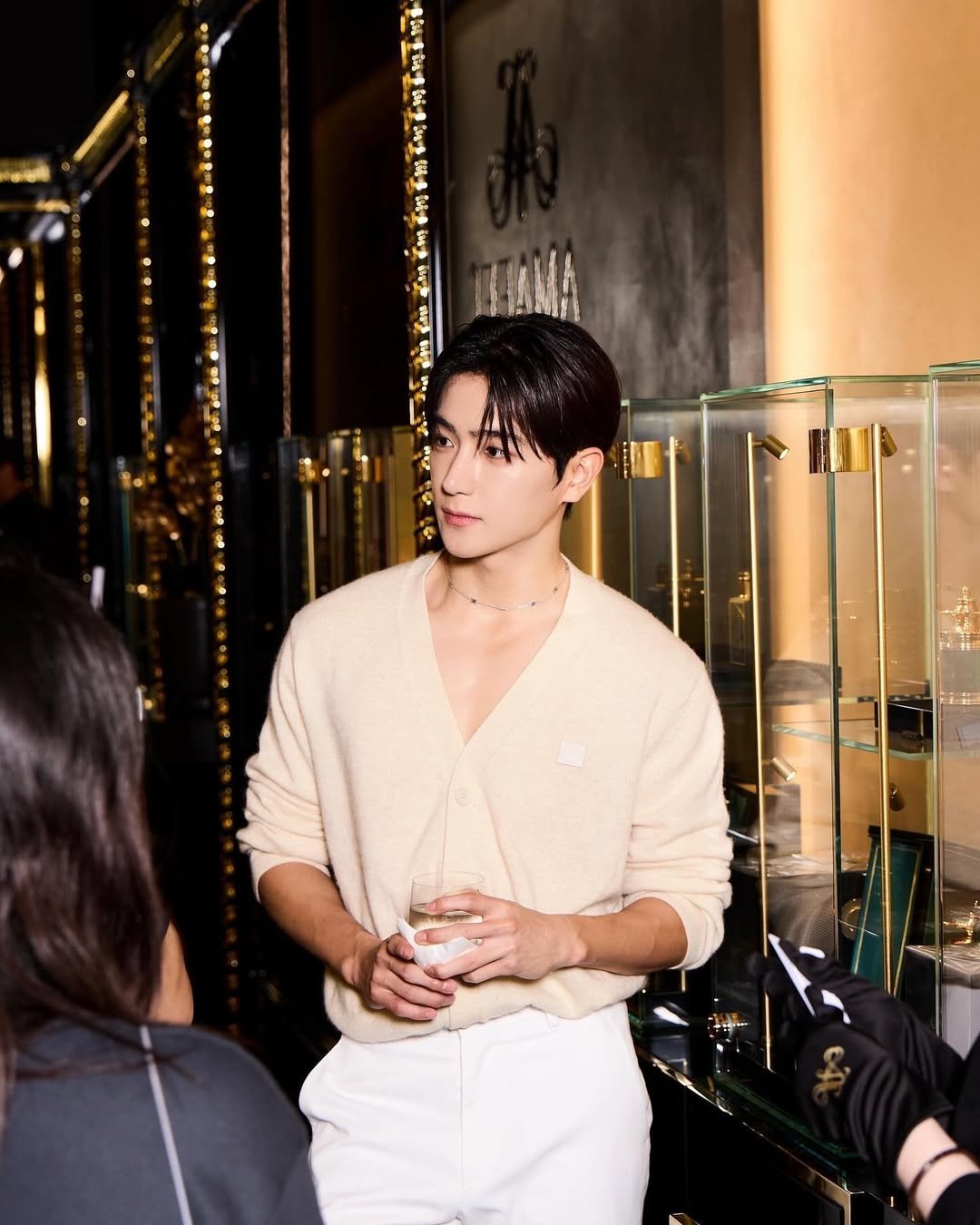 Photo shared by 이재현 on December 02, 2024 tagging @amaffi.