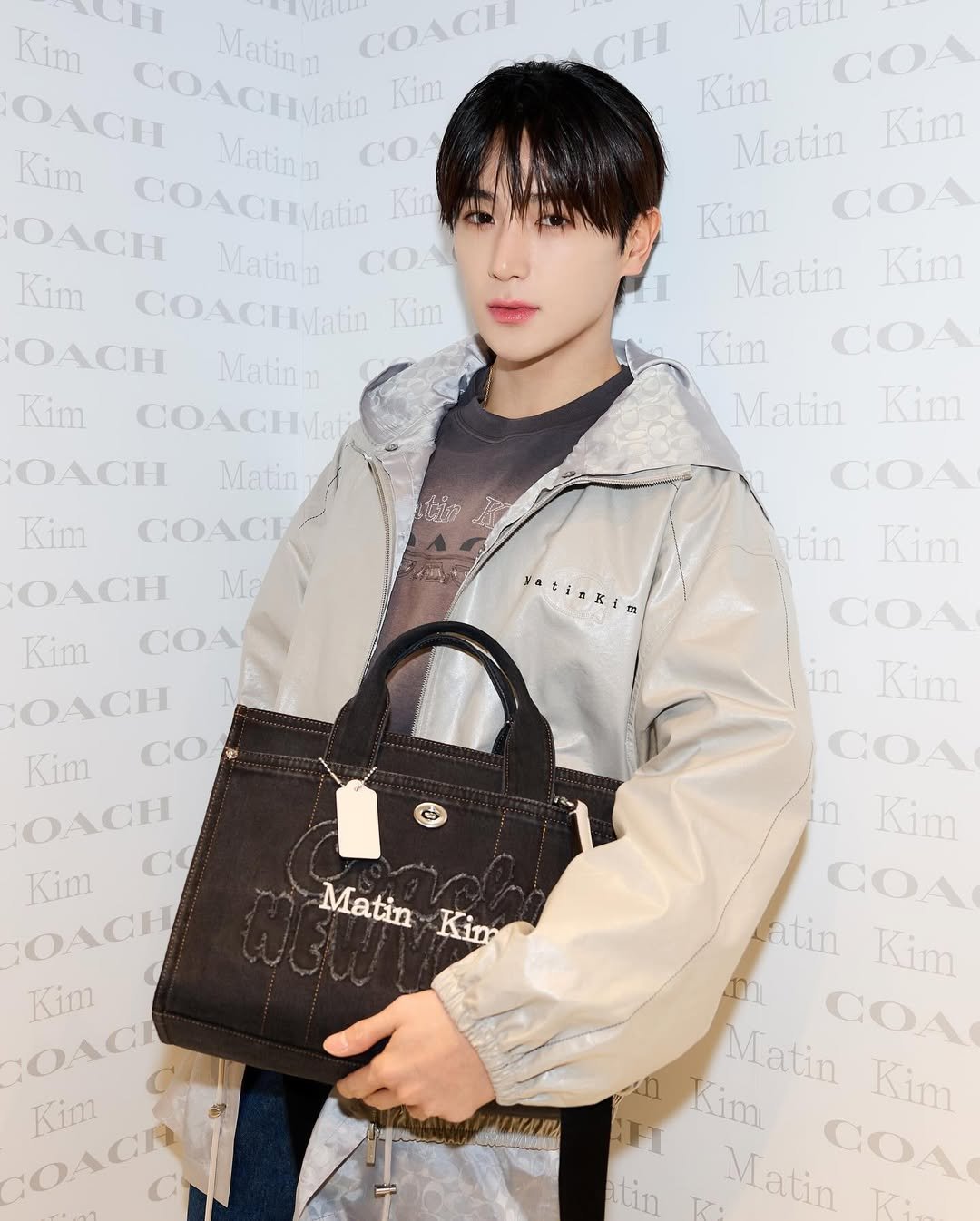 Photo shared by 이재현 on January 10, 2025 tagging @coach, and @matinkim_magazine.