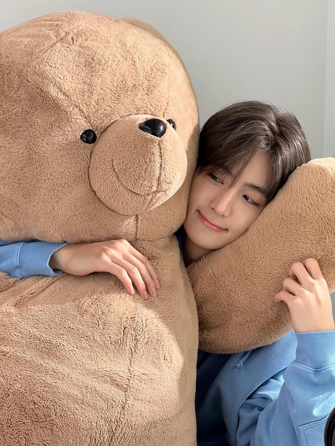 Photo by 이재현 on September 28, 2025. May be an image of 2 people.