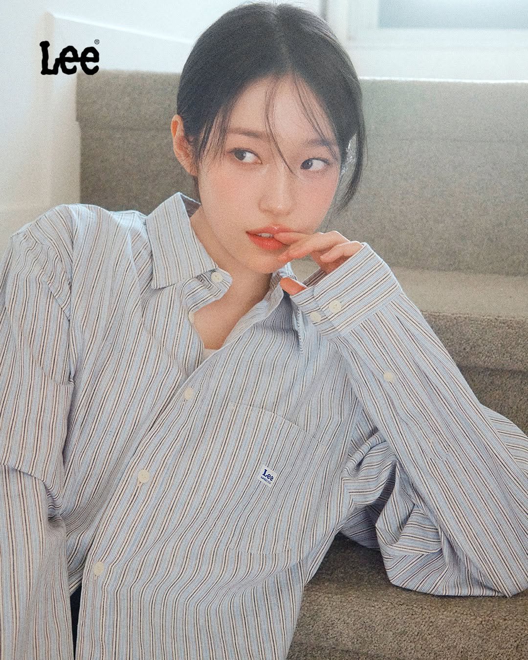 Photo shared by Lee Jeans KOREA on February 25, 2026 tagging @rohyoonseo. May be an image of top and text that says 'Lee Lee'.