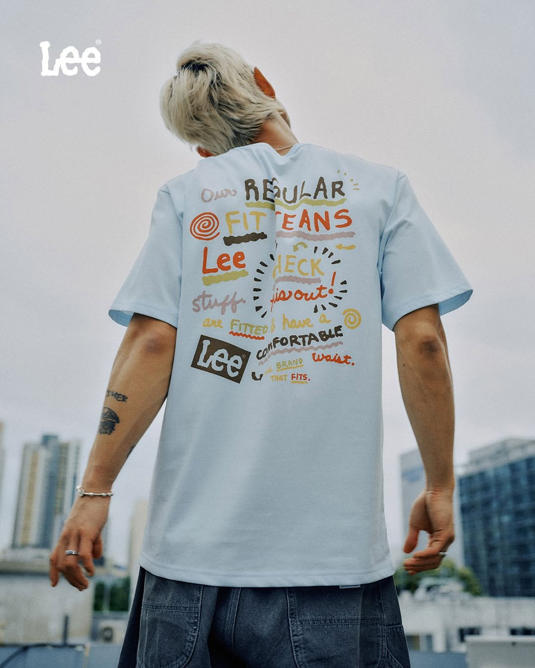 leejeanskr 게시물 이미지: 𝙃𝙚𝙖𝙩 𝙩𝙤 𝙉𝙞𝙜𝙝𝙩
 
낮과 밤이 교차하는 서울의 거리. 
여름의 자유분방함을...