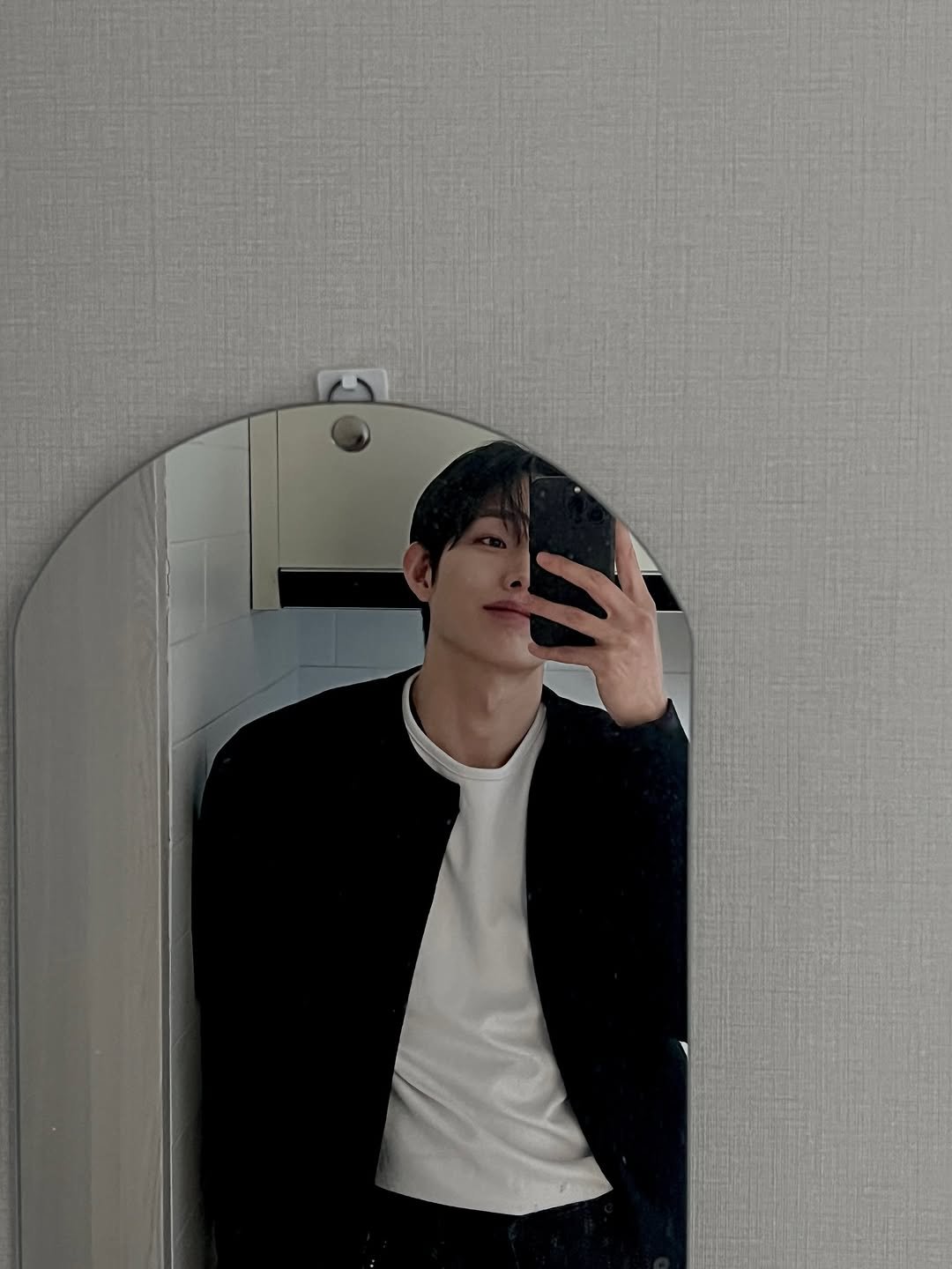 Photo by 이도윤 on February 24, 2026. May be an image of mirror and text.