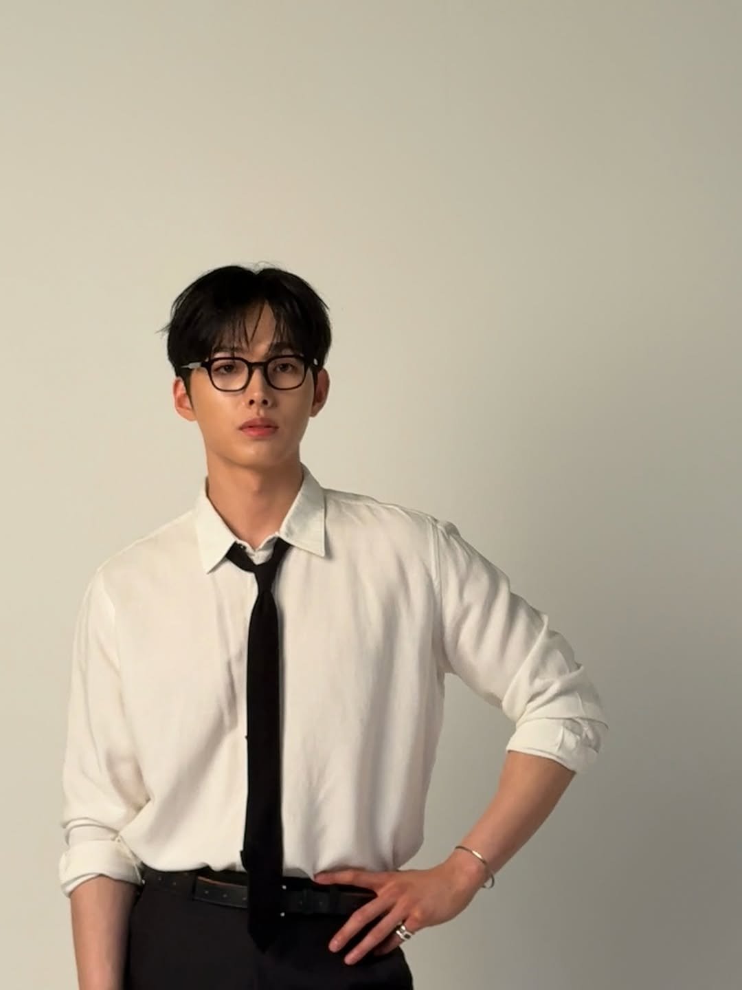 Photo shared by 이도윤 on June 20, 2025 tagging @cine_21.